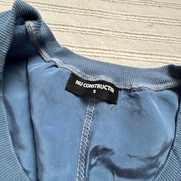 NU Construction Womens Small Blue Short Sleeves Scoop Neck Front Pocket Top - Picture 3 of 8